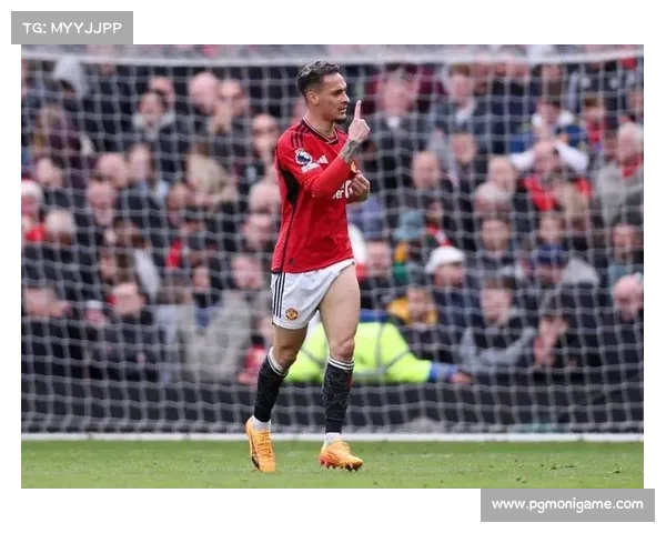 曼联推迟安东尼回归俱乐部，球迷期待与球队一起进步